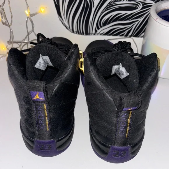 Jordan Men's Black and Purple Sneakers